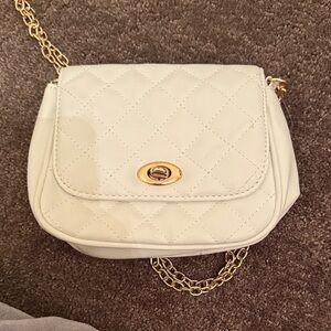 Elegant White Quilted Shoulder Bag